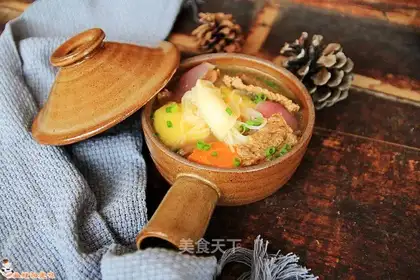 Japanese potato beef soup