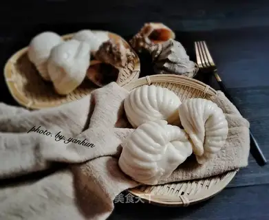 Conch buns