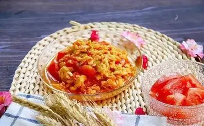 Crab-crab fried tomatoes