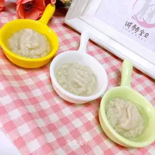 The high soup boils the mashed meat