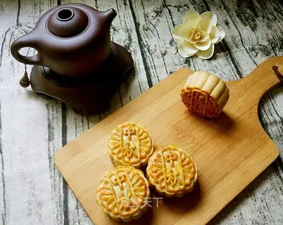 Flower mooncake