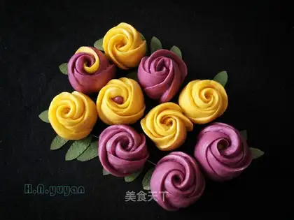 Rose buns