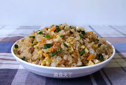 Farmer's radish and egg fried rice
