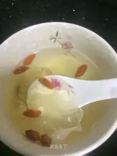 Silver-eared lilies soup