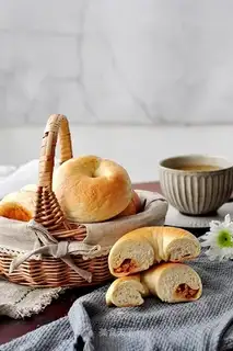 Spicy sausage bagels