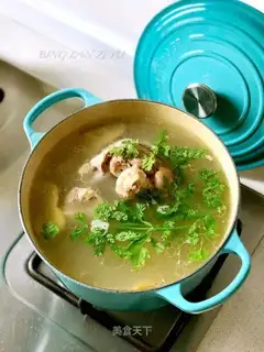 The radish hoof soup