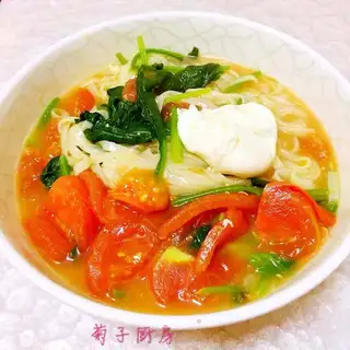 Pine noodles