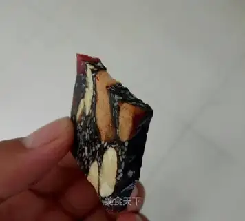 Homemade glue cake