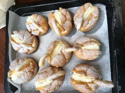 Swan puff