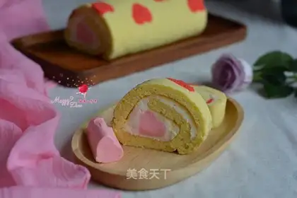 Cake roll with cream cheese