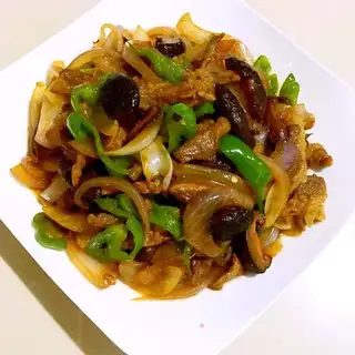 Onion mushroom fried meat