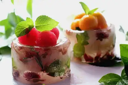 The fruit flower tea ice cup