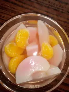 Homemade peach cans