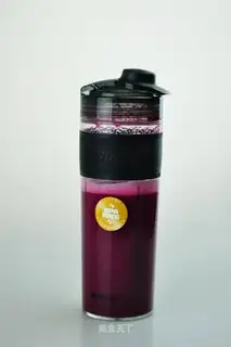 Pyramid and healthy vegetable juice