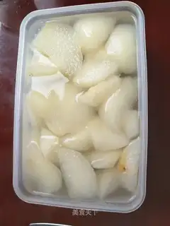 Pear can
