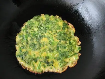 Celery leaf tortillas