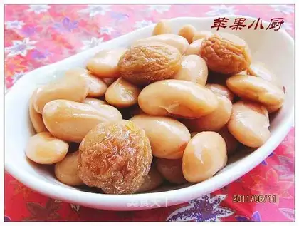 Plum and kidney beans