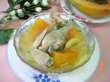 Stewed chicken with papaya