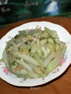 Fried shrimps and blooming at night