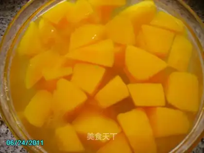 Pumpkin rock sugar water