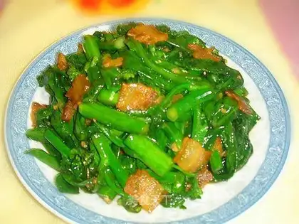 stir-fried kale with cured meat