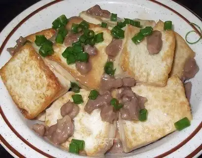 Fried tofu with minced pork