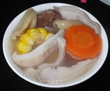 Huajiao pork belly corn soup