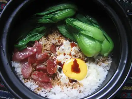 Cantonese cured meat pot