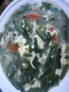 Leek, tomato and egg soup