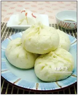 Vegetarian steamed buns