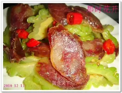 stir-fried bitter gourd with sausage