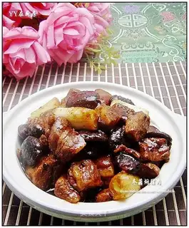 Braised pork with mushrooms