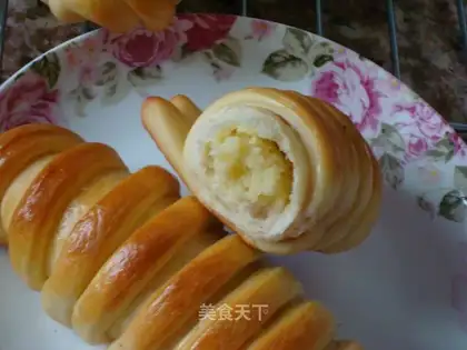 Caterpillar bread