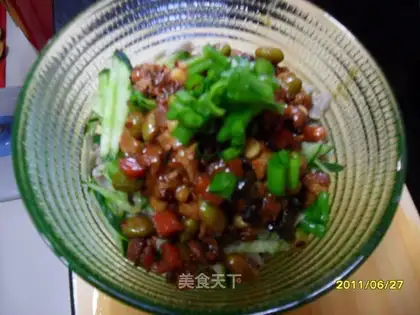 Hand-rolled noodles with fried sauce