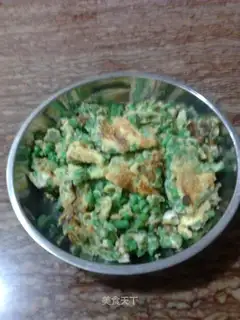 Scrambled eggs with beans