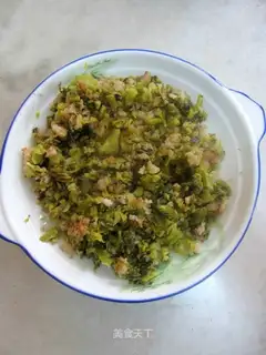 stir-fried minced meat with pickled cabbage