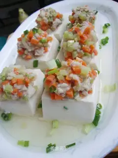 Steamed tofu with minced pork
