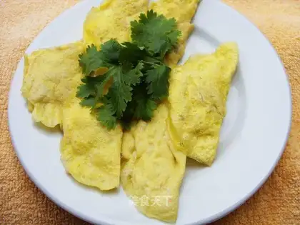 Steamed egg dumplings with three delicacies
