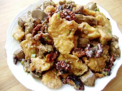 Fried chicken liver with walnuts