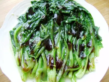 Stewed cabbage in oyster sauce