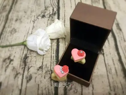 "Seven Night Love Ring Biscuits."