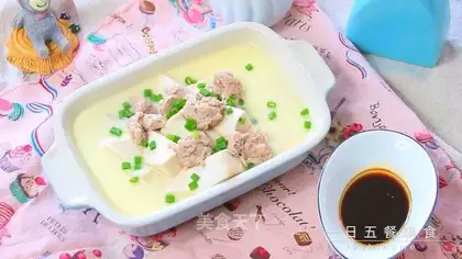 Pork tofu steamed eggs