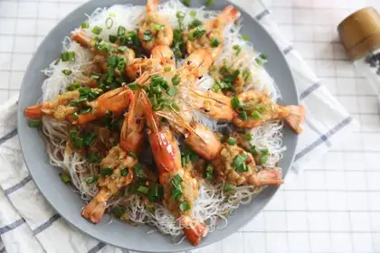 Garlic fan steamed shrimp