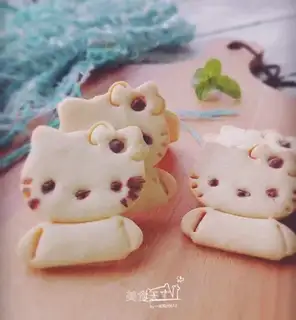 Katie Cats and Crackers