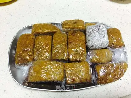 Black sugar rose rice cake