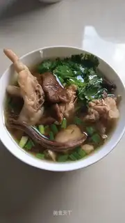 Tea mushroom chicken soup