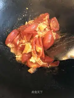 Tomato fried eggs