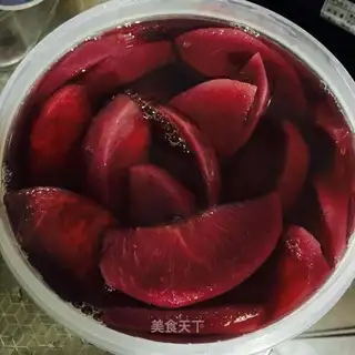 A jar of peaches