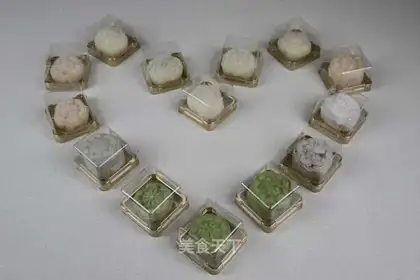 Ice mooncake