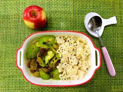 Curry beef pasta
